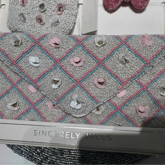 Sincerely Jules Beaded Clutch Set - Picture 4 of 6